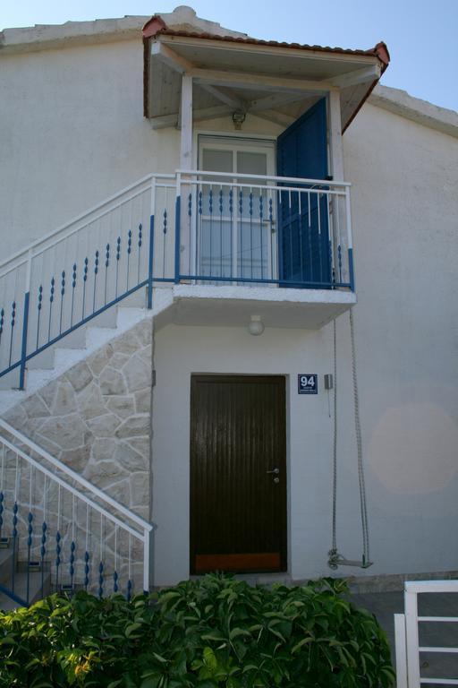 Apartments Mediterraneo Kaprije Exteriör bild